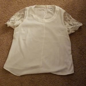 White shirt with lace sleeves